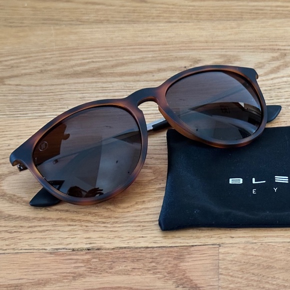 Blenders North Park Series Sunglasses in Broadway Nika Polarized - Picture 2 of 9